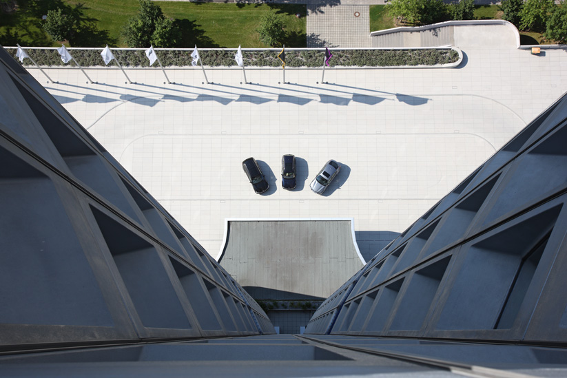 bmw ag  I  <b>project:</b> bmw headquarters photography  I  <b>architect:</b> karl schwanzer <b>revitalisation:</b> asp hamburg